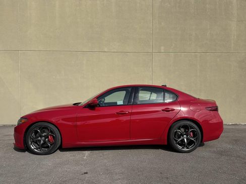 Used 2019 Alfa Romeo Giulia Ti Sport w/ Quick Order Package 22U Sport image 2
