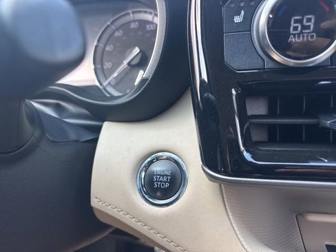 Used 2022 Toyota Highlander XLE image 15