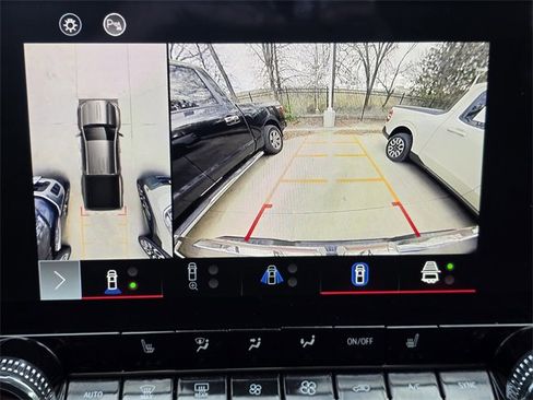 Used 2024 GMC Canyon AT4 w/ Technology Package image 14