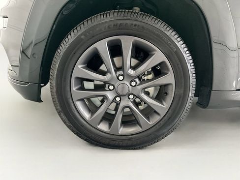 Used 2019 Jeep Grand Cherokee High Altitude RWD image 29