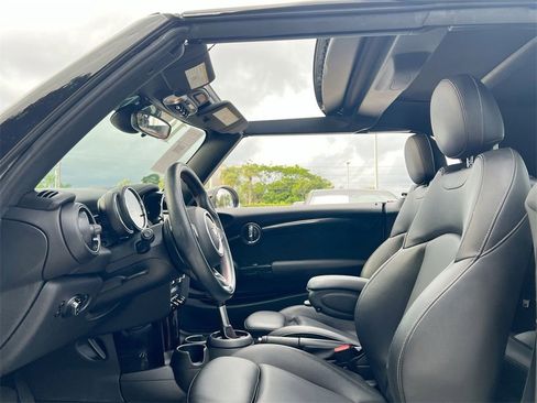 Used 2019 MINI Cooper S w/ Signature Upholstery Package image 18