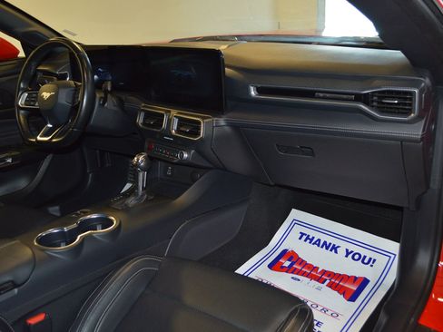Used 2025 Ford Mustang Premium RWD image 10