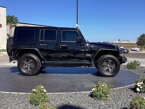 Used 2018 Jeep Wrangler Unlimited Rubicon image 4