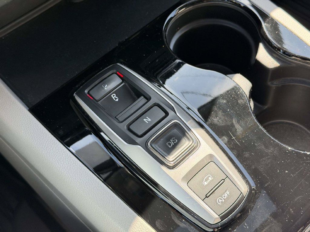 Used 2017 Honda Pilot Touring image 6