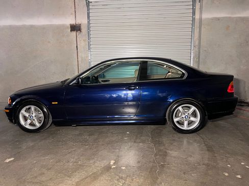 Used 2002 BMW 325Ci 325Ci Coupe 2D image 11