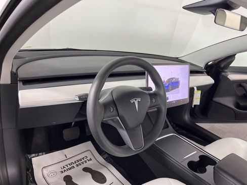 Used 2023 Tesla Model 3 Standard Range image 19