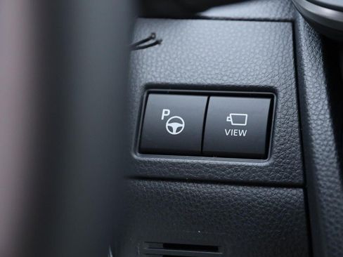 New 2026 Toyota Prius Plug-In Hybrid FWD image 17