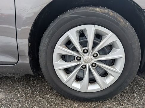 Used 2016 Toyota Camry LE image 25