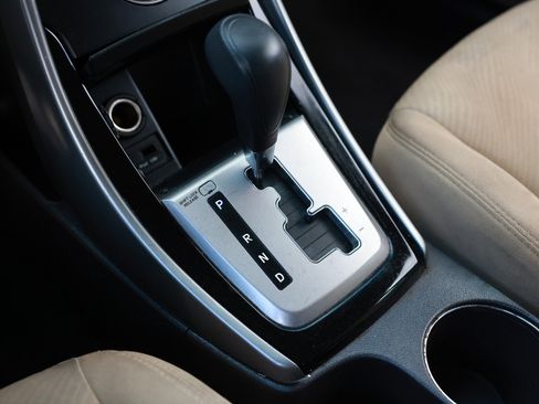 Used 2013 Hyundai Elantra GLS w/ Preferred Pkg image 44