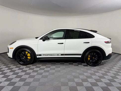 Certified 2022 Porsche Cayenne Turbo GT AWD/4WD image 2