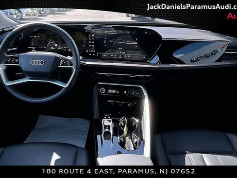Used 2025 Audi Q5 Premium w/ Convenience Package AWD/4WD image 13