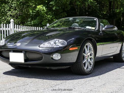 Used 2002 Jaguar XK8 Convertible RWD image 14