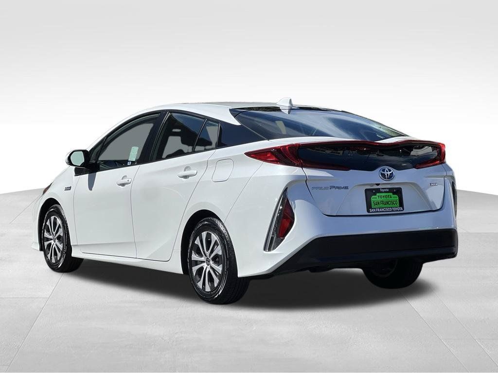Certified 2022 Toyota Prius Prime XLE FWD image 3