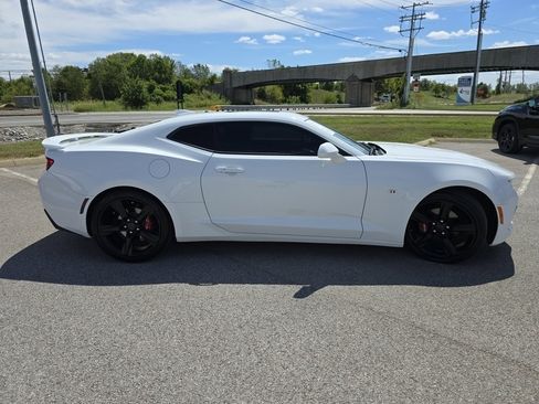 Used 2018 Chevrolet Camaro LT w/ RS Package image 18