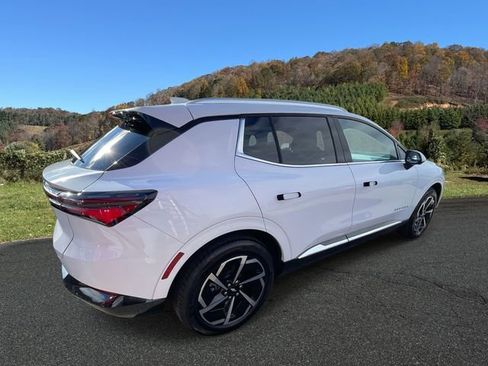 Used 2025 Chevrolet Equinox EV LT image 7