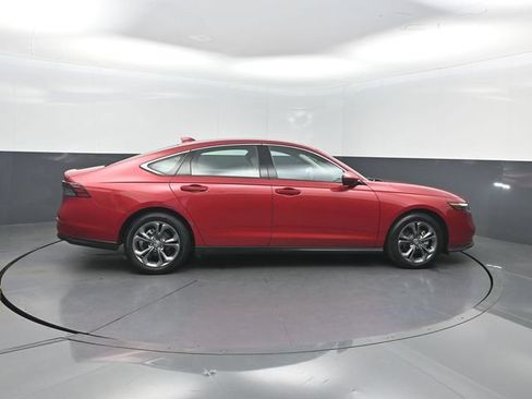Used 2023 Honda Accord EX image 32