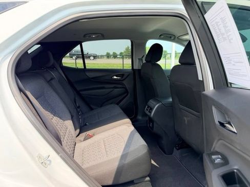 Used 2024 Chevrolet Equinox LT AWD/4WD image 9