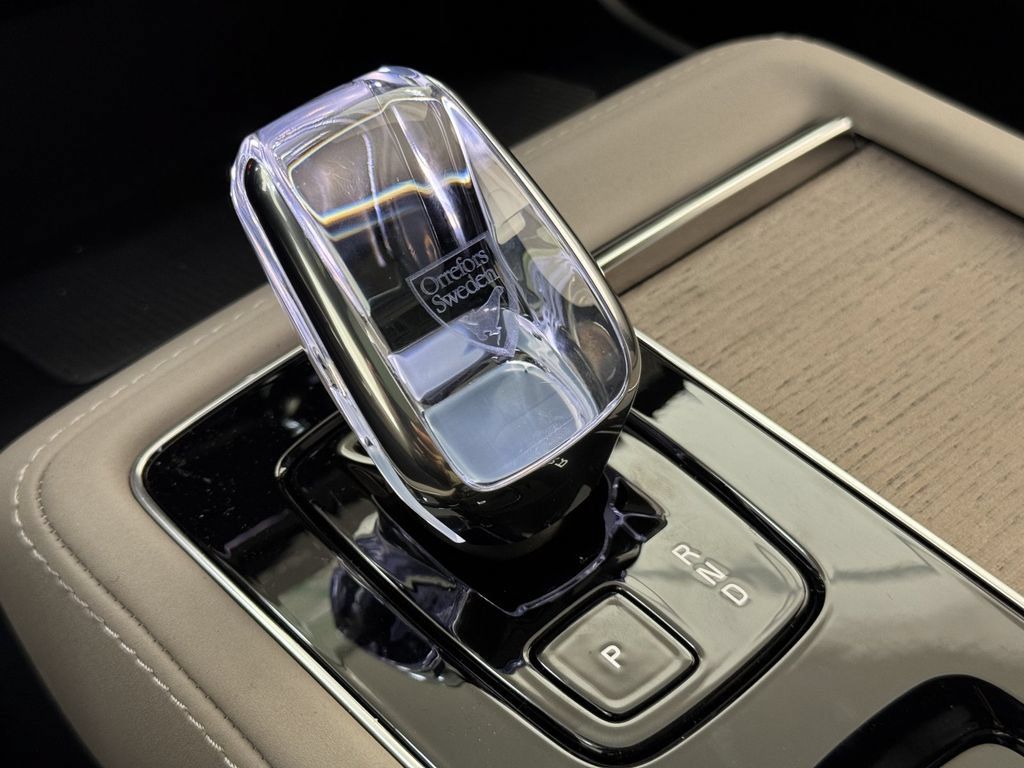 New 2026 Volvo XC90 T8 Plus AWD/4WD image 22