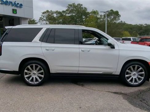 Used 2022 Cadillac Escalade Premium Luxury Platinum image 9