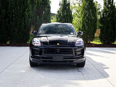 Used 2026 Porsche Macan w/ Premium Package Plus AWD/4WD image 3
