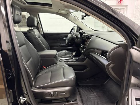 Used 2021 Chevrolet Traverse High Country AWD/4WD image 38