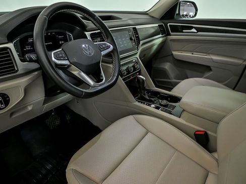 Certified 2023 Volkswagen Atlas SE image 11