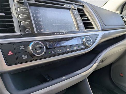 Used 2019 Toyota Highlander Limited Platinum image 13