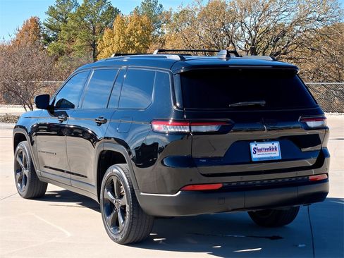 Used 2023 Jeep Grand Cherokee L Altitude image 5