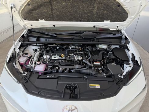 Certified 2025 Toyota Prius Plug-In Hybrid image 34