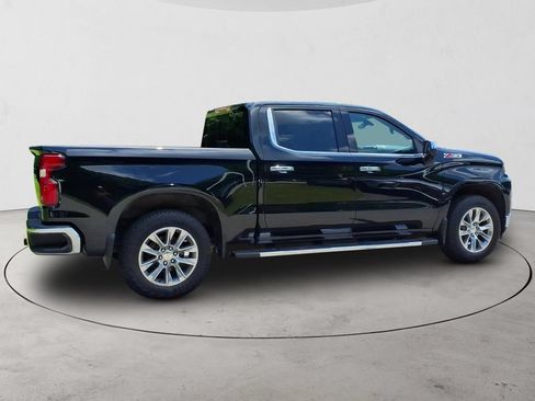 Used 2021 Chevrolet Silverado 1500 LTZ w/ Z71 Off-Road Package AWD/4WD image 4