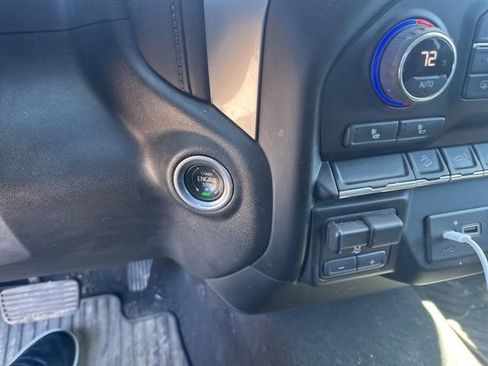 Used 2022 Chevrolet Silverado 2500 LT w/ Convenience Package image 19