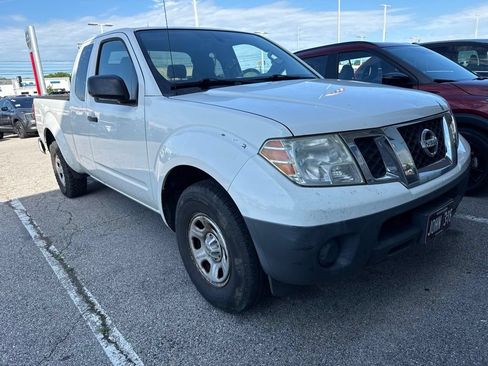 Used 2015 Nissan Frontier S RWD image 2