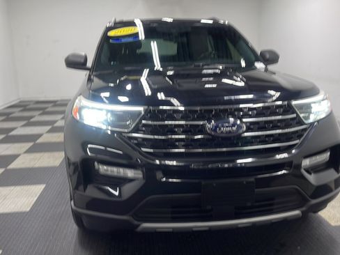 Used 2020 Ford Explorer XLT w/ Equipment Group 202A AWD/4WD image 25