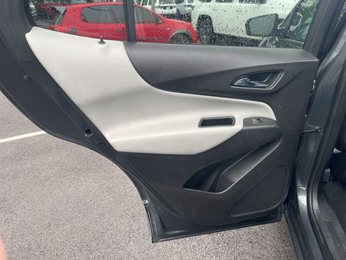 Used 2019 Chevrolet Equinox LS FWD image 18