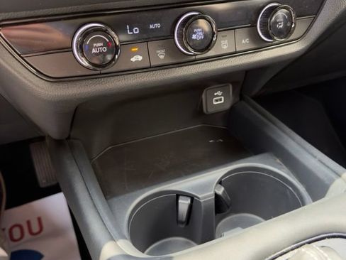 Certified 2024 Honda HR-V LX image 16