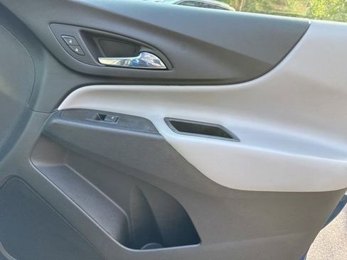 Used 2020 Chevrolet Equinox LT image 27