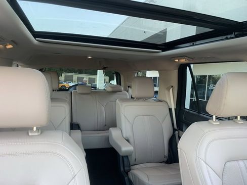 Used 2024 Ford Expedition Limited image 36