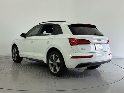 Used 2020 Audi Q5 2.0T Premium w/ Titanium Sport Package AWD/4WD image 3