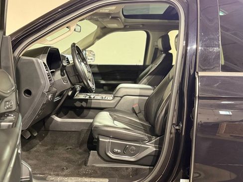 Used 2019 Ford Expedition Platinum image 31
