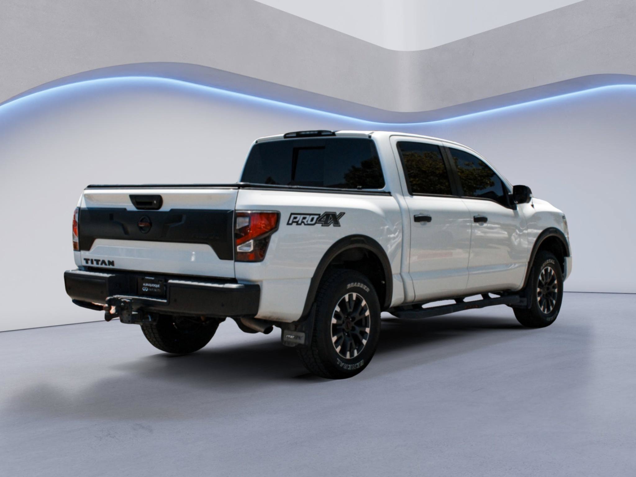 Used 2021 Nissan Titan PRO-4X w/ Pro-4x Convenience Package AWD/4WD image 6