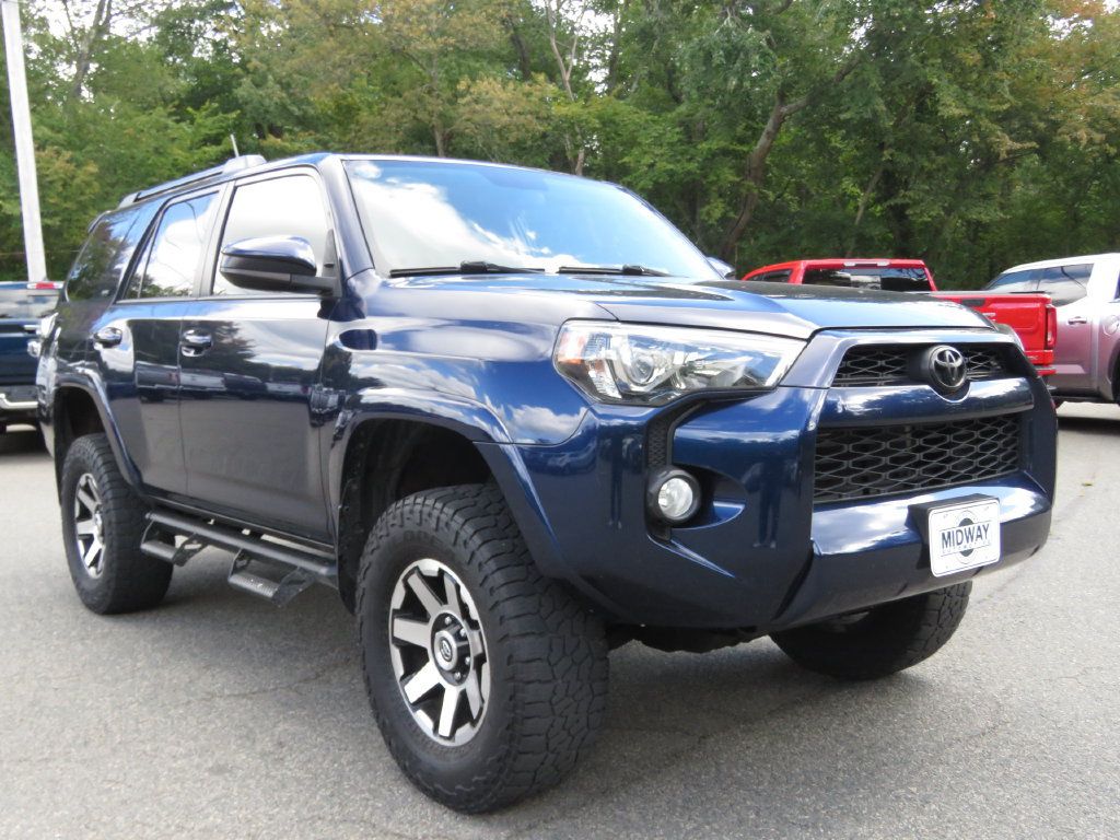 Used 2019 Toyota 4Runner SR5 AWD/4WD image 3