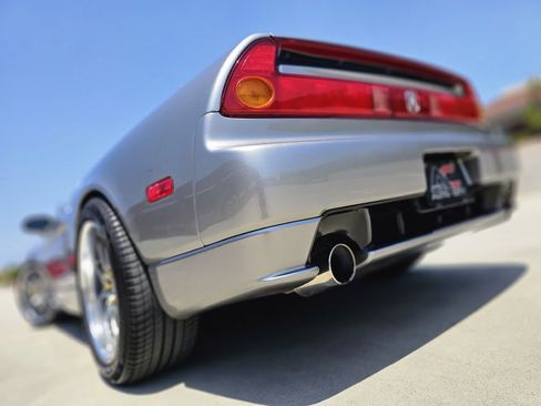 Used 2004 Acura NSX T image 12