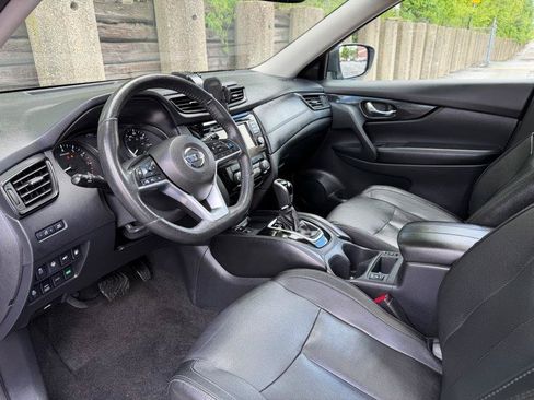 Used 2019 Nissan Rogue SL w/ Premium Package AWD/4WD image 16