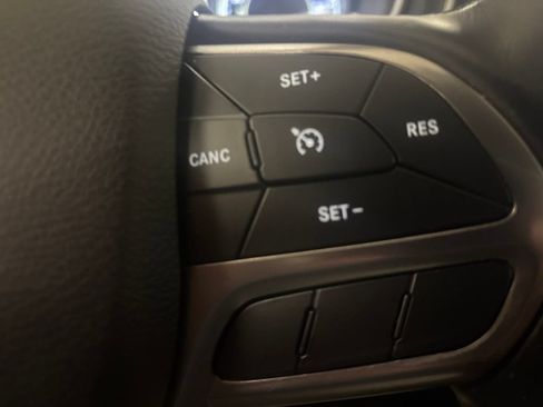 Used 2020 Jeep Cherokee Latitude Plus w/ Cold Weather Group AWD/4WD image 23