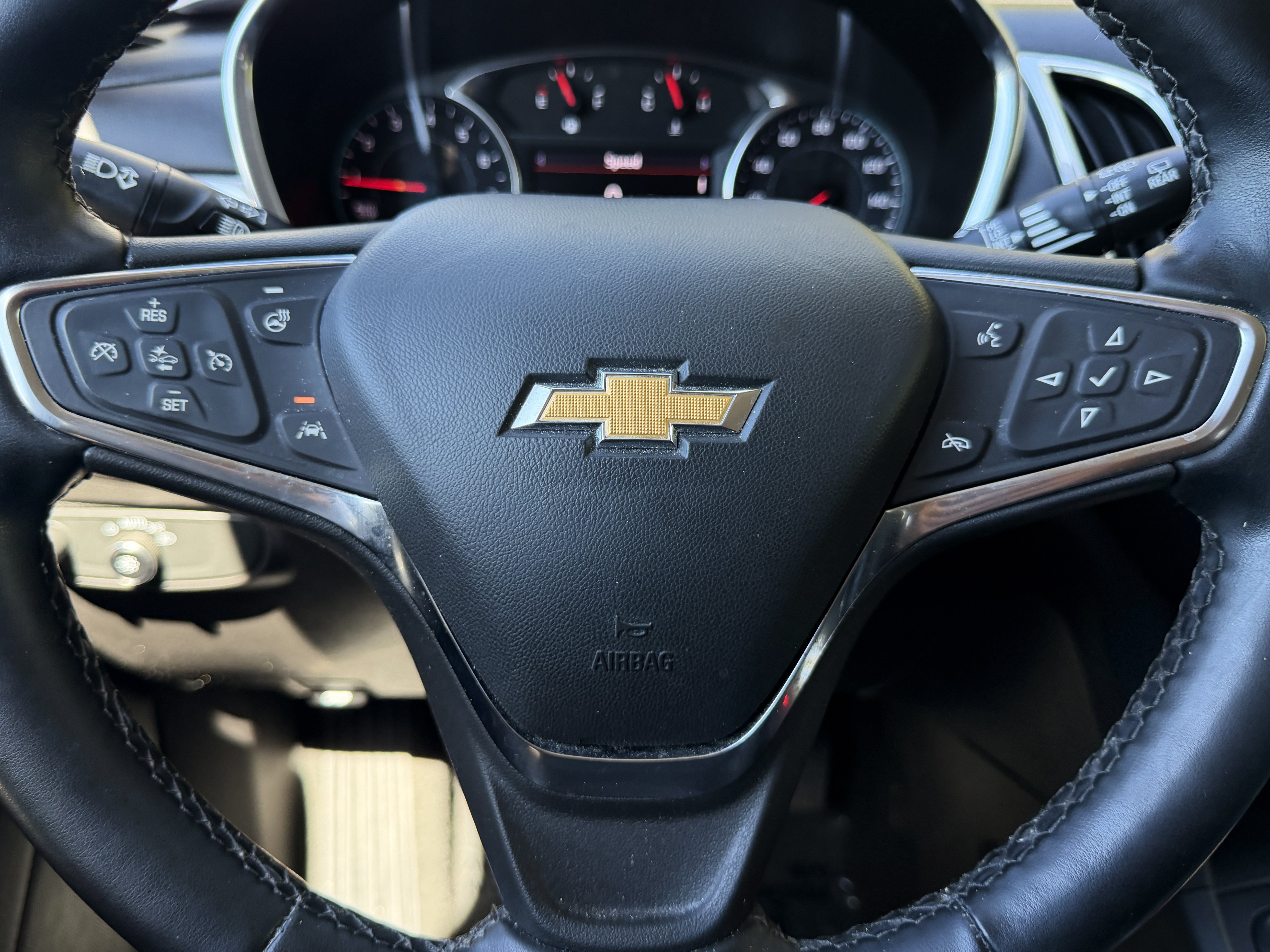 Used 2024 Chevrolet Equinox LT FWD image 36