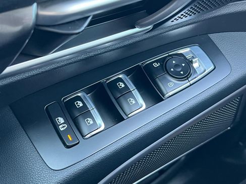 Used 2025 Kia Telluride S image 40