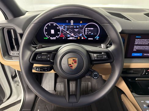 Certified 2026 Porsche Cayenne AWD/4WD image 11