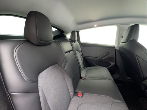 Used 2026 Tesla Model Y 2WD image 24