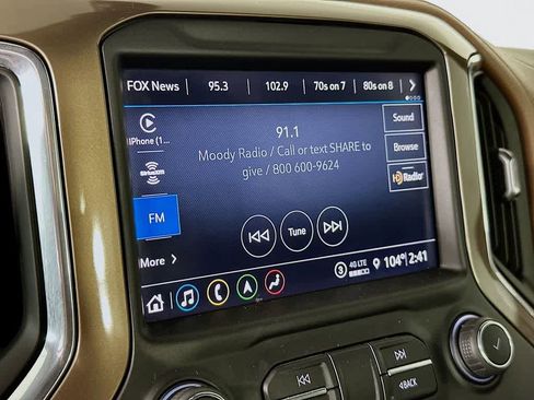 Used 2021 Chevrolet Silverado 1500 High Country w/ Technology Package image 17