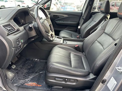 Used 2023 Honda Passport TrailSport image 12